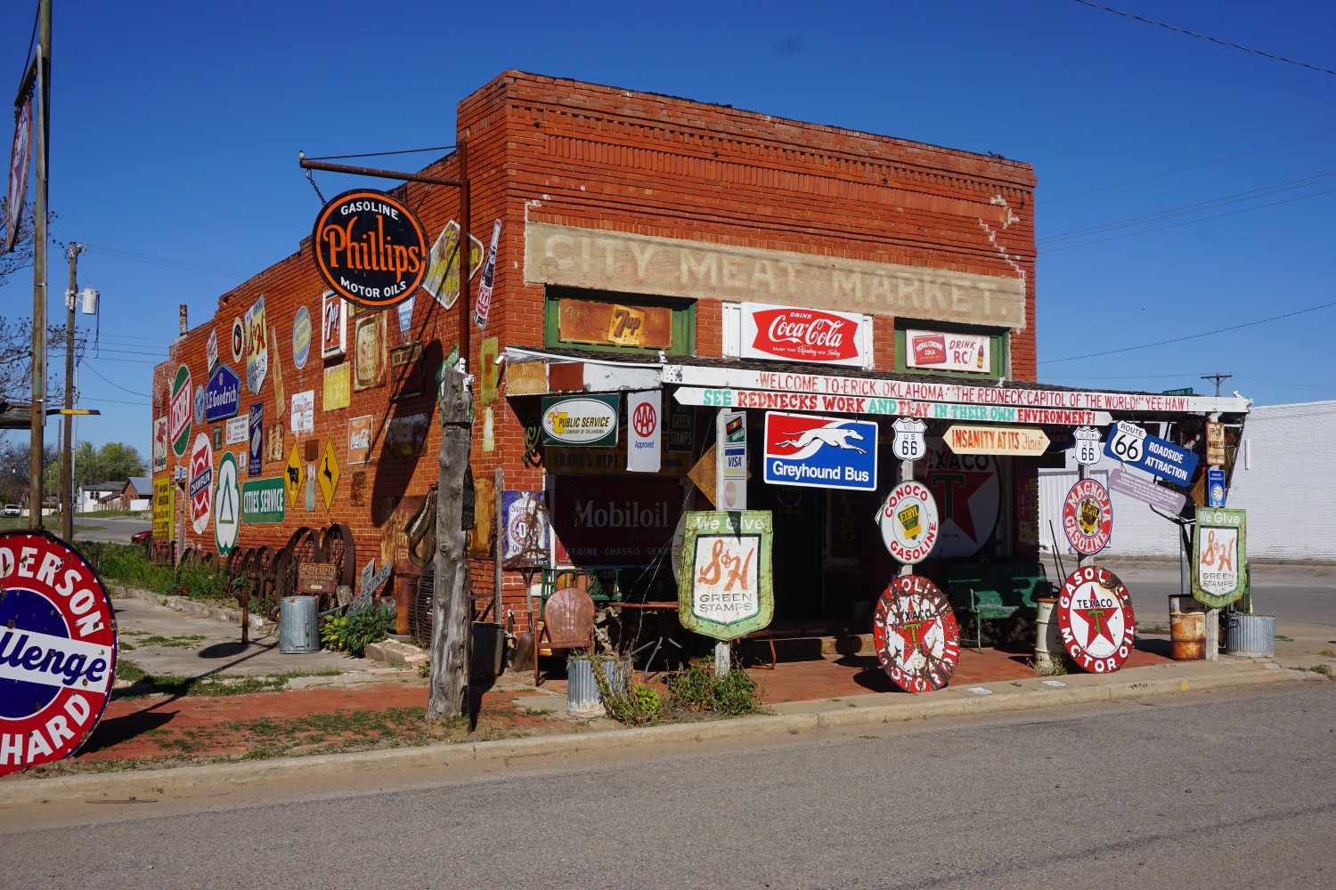 The Sandhills Curiosity Shop – Rhys' Pieces